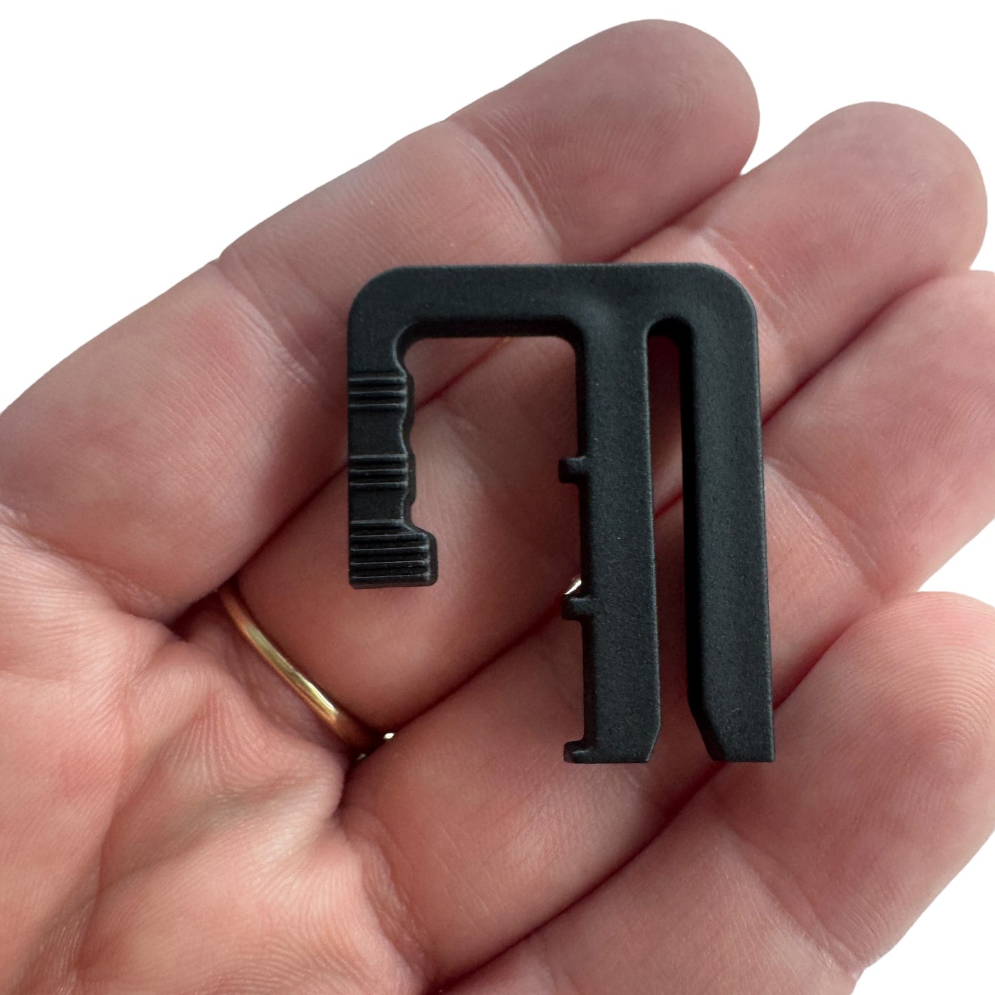 Adjustable Waist Clip – No Belt, No Fuss