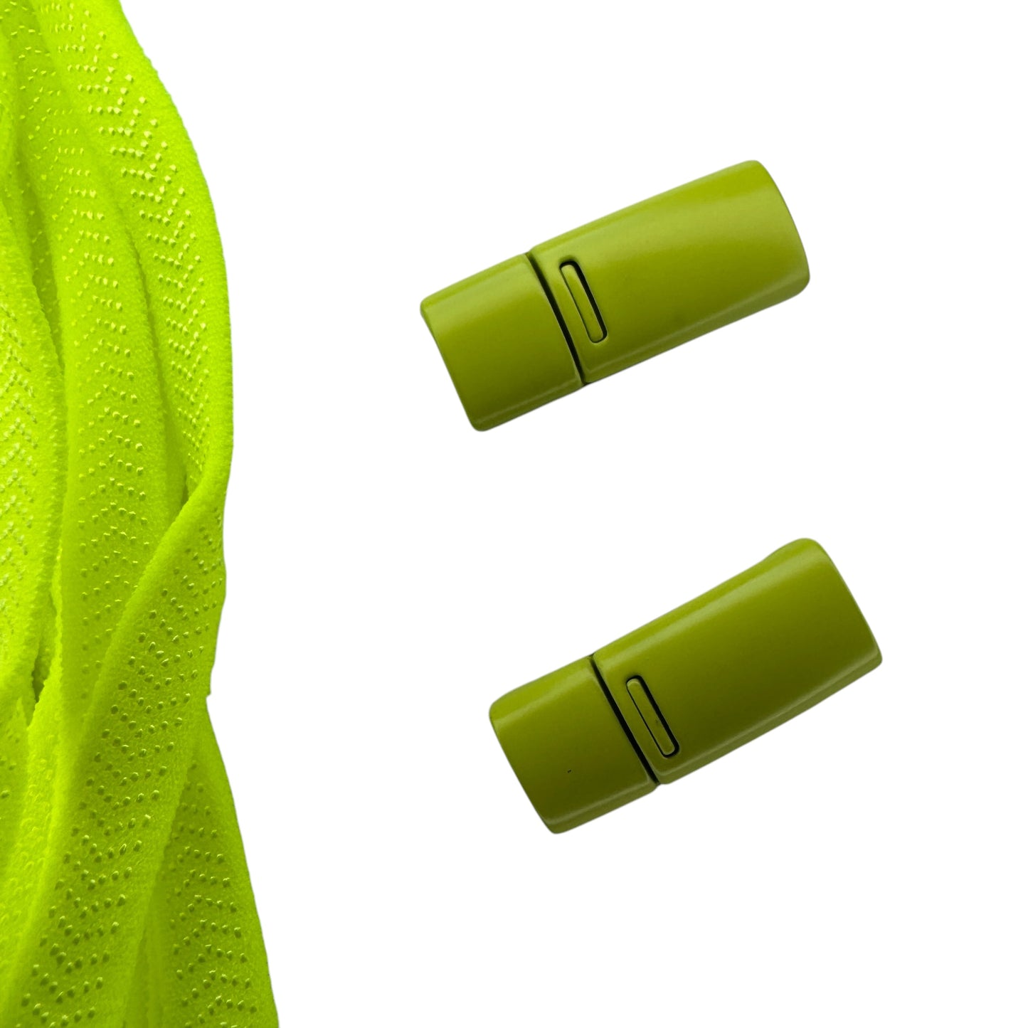 Adaptive ‘No Tie’ Shoelaces — Magnetic