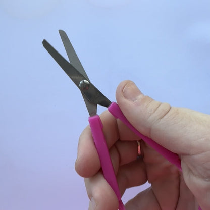Adaptive Self-Opening Scissors